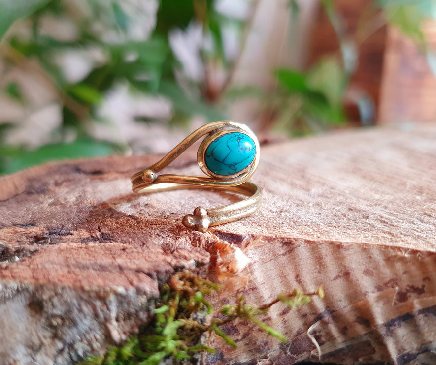 Ethnic style Brass & Turquoise Ring / Adjustable / Boho / Bohemian / Psy / Rustic / Tribal / Gypsy / Festival / Healing / Festival