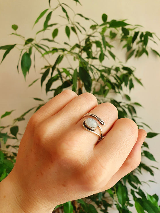 Ethnic style Silver & Moonstone Ring / Adjustable / Boho / Bohemian / Psy / Rustic / Tribal / Gypsy / Festival / Healing / Festival