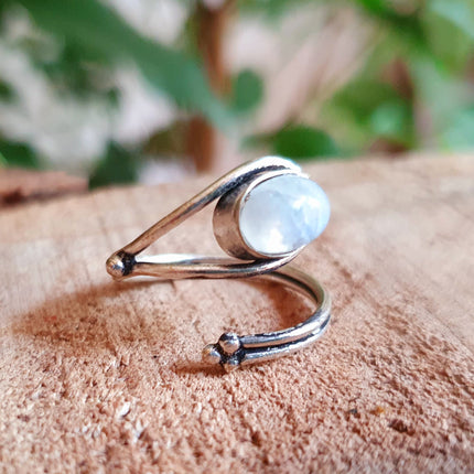 Ethnic style Silver & Moonstone Ring / Adjustable / Boho / Bohemian / Psy / Rustic / Tribal / Gypsy / Festival / Healing / Festival