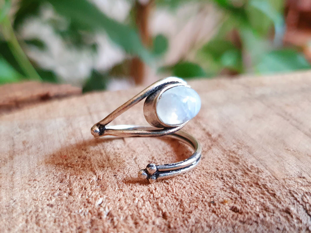 Ethnic style Silver & Moonstone Ring / Adjustable / Boho / Bohemian / Psy / Rustic / Tribal / Gypsy / Festival / Healing / Festival