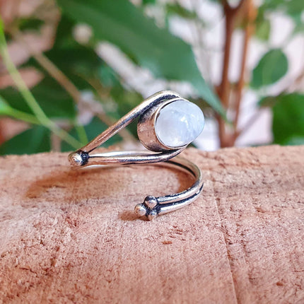 Ethnic style Silver & Moonstone Ring / Adjustable / Boho / Bohemian / Psy / Rustic / Tribal / Gypsy / Festival / Healing / Festival