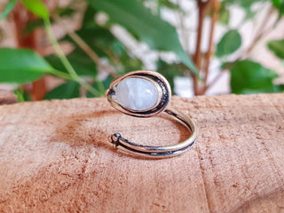 Ethnic style Silver & Moonstone Ring / Adjustable / Boho / Bohemian / Psy / Rustic / Tribal / Gypsy / Festival / Healing / Festival