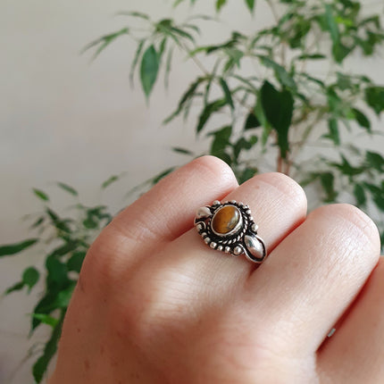 Bohemian style Tiger Eye and Silver Ring / Hippie / Boho / Ethnic / Rustic / Tribal / Gypsy / Festival / Healing / Festival / Small