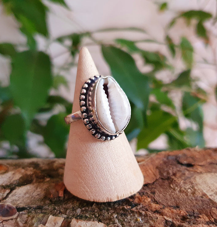 Cowrie Shell Silver Ring / Bohemian / Unisex / Mens Rings / Ethnic / Psy / Rustic / Tribal / Gypsy / Festival / Healing / Festival