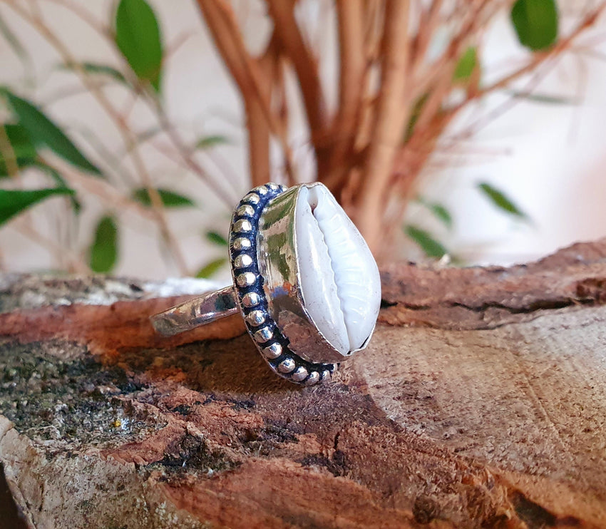 Cowrie Shell Silver Ring / Bohemian / Unisex / Mens Rings / Ethnic / Psy / Rustic / Tribal / Gypsy / Festival / Healing / Festival