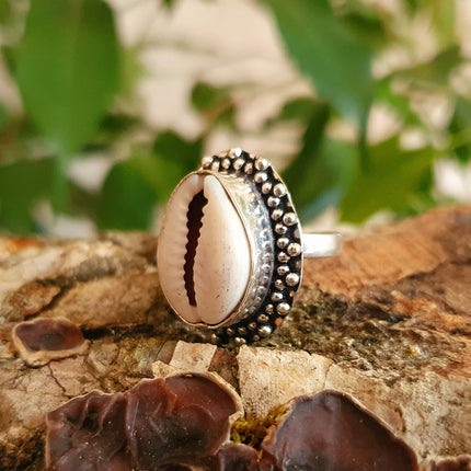 Cowrie Shell Silver Ring / Bohemian / Unisex / Mens Rings / Ethnic / Psy / Rustic / Tribal / Gypsy / Festival / Healing / Festival