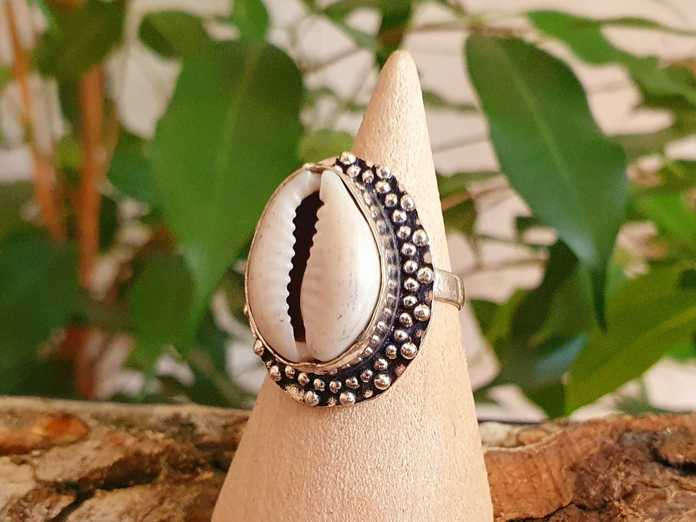 Cowrie Shell Silver Ring / Bohemian / Unisex / Mens Rings / Ethnic / Psy / Rustic / Tribal / Gypsy / Festival / Healing / Festival