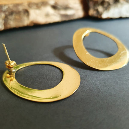 Contemporary Raw Brass Minimalist Circle Stud Earrings / Geometric Chic Ethnic Boho Bohemian Chic Gypsy Spiral Hippie Festival