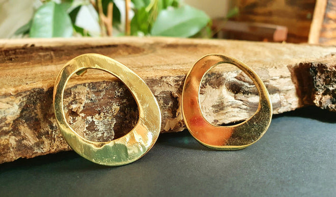 Contemporary Raw Brass Minimalist Circle Stud Earrings / Geometric Chic Ethnic Boho Bohemian Chic Gypsy Spiral Hippie Festival