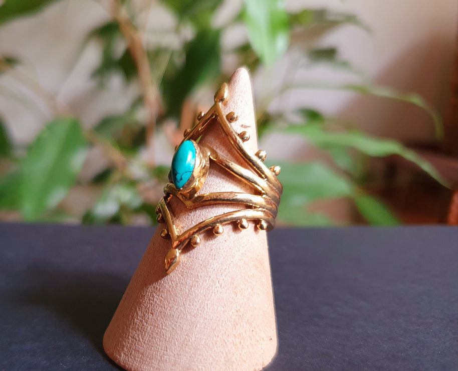 Bohemian style Turquoise and Brass Ring / Hippie / Boho / Ethnic / Rustic / Tribal / Gypsy / Festival / Healing / Festival / Birth Stone