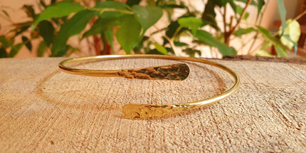 Hammered Brass Arm Bracelet / Boho / Tribal / Spiral / Bangle/ Ethnic / Rustic / Bohemian / Hippie / Body jewellery / Psy / Adjustable