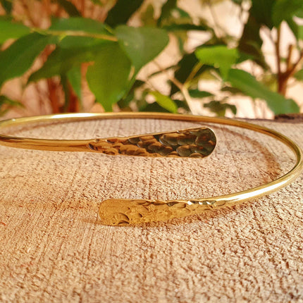 Hammered Brass Arm Bracelet / Boho / Tribal / Spiral / Bangle/ Ethnic / Rustic / Bohemian / Hippie / Body jewellery / Psy / Adjustable