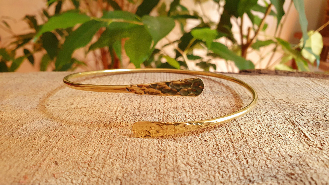 Hammered Brass Arm Bracelet / Boho / Tribal / Spiral / Bangle/ Ethnic / Rustic / Bohemian / Hippie / Body jewellery / Psy / Adjustable