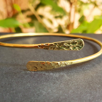 Hammered Brass Arm Bracelet / Boho / Tribal / Spiral / Bangle/ Ethnic / Rustic / Bohemian / Hippie / Body jewellery / Psy / Adjustable