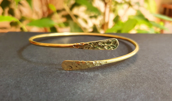 Hammered Brass Arm Bracelet / Boho / Tribal / Spiral / Bangle/ Ethnic / Rustic / Bohemian / Hippie / Body jewellery / Psy / Adjustable