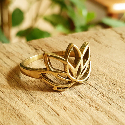 Brass Lotus Flower Ring / Boho / Buddha / Flower / Ethnic / Rustic / Tribal / Gypsy / Festival / Indian / Healing / Festival