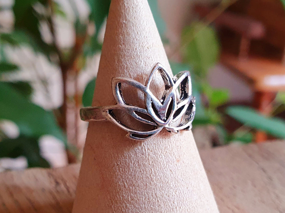 Silver Lotus Flower Ring / Boho / Buddha / Flower / Ethnic / Rustic / Tribal / Gypsy / Festival / Indian / Healing / Festival