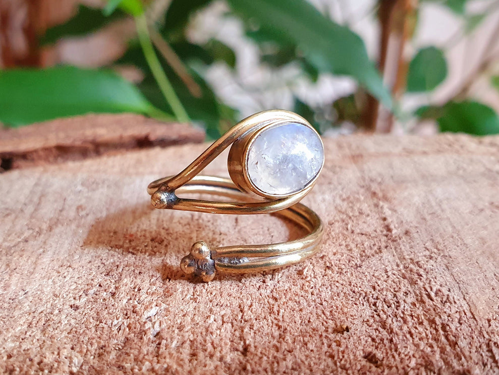 Ethnic style Brass & Moonstone Ring / Adjustable / Boho / Bohemian / Psy / Rustic / Tribal / Gypsy / Festival / Healing / Festival