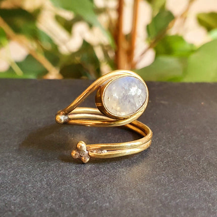 Ethnic style Brass & Moonstone Ring / Adjustable / Boho / Bohemian / Psy / Rustic / Tribal / Gypsy / Festival / Healing / Festival