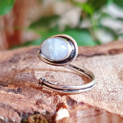 Ethnic style Silver & Moonstone Ring / Adjustable / Boho / Bohemian / Psy / Rustic / Tribal / Gypsy / Festival / Healing / Festival