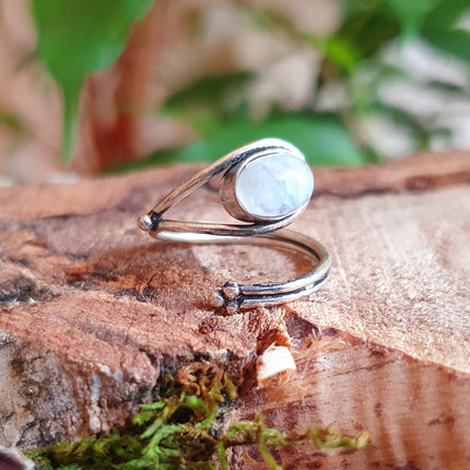 Ethnic style Silver & Moonstone Ring / Adjustable / Boho / Bohemian / Psy / Rustic / Tribal / Gypsy / Festival / Healing / Festival