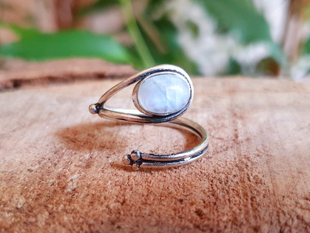 Ethnic style Silver & Moonstone Ring / Adjustable / Boho / Bohemian / Psy / Rustic / Tribal / Gypsy / Festival / Healing / Festival