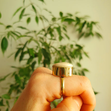 Cowrie Shell Brass Ring / Bohemian / Ethnic / Psy / Rustic / Tribal / Gypsy / Festival / Healing / Festival