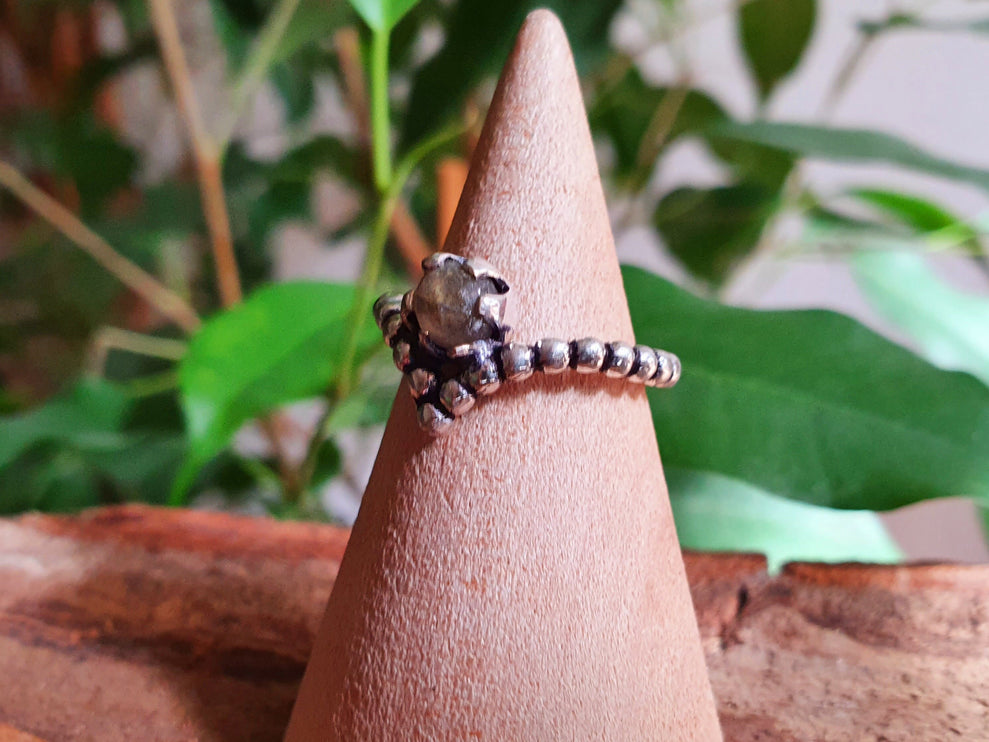 Ethnic style Silver & Labradorite / Small size / Boho / Bohemian / Rustic / Tribal / Gypsy / Festival