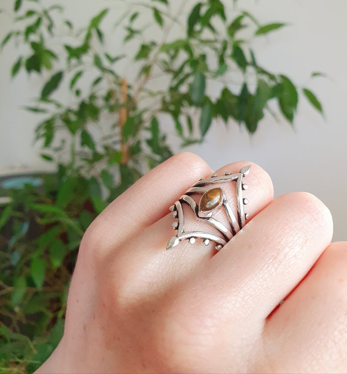 Bohemian style Tiger Eye and Silver Ring / Hippie / Boho / Ethnic / Rustic / Tribal / Gypsy / Festival / Healing / Festival / Small