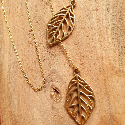 Lariat Necklace in Brass with Two Leaves Design / Minimalist / Contemporary / Boho / Modern / Chic / Pretty / Chain / Nature