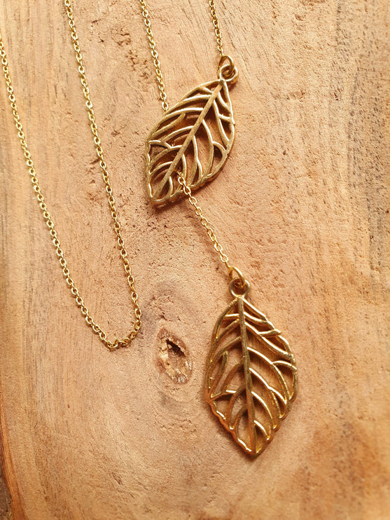 Lariat Necklace in Brass with Two Leaves Design / Minimalist / Contemporary / Boho / Modern / Chic / Pretty / Chain / Nature