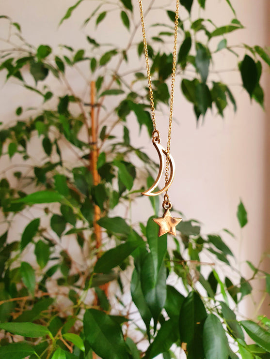 Lariat Necklace in Brass with Moon & Star Design / Minimalist / Contemporary / Boho / Modern / Chic / Pretty / Chain / Nature