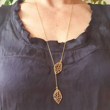 Lariat Necklace in Brass with Two Leaves Design / Minimalist / Contemporary / Boho / Modern / Chic / Pretty / Chain / Nature