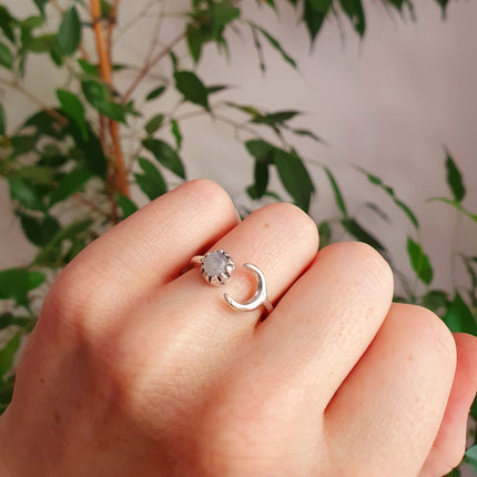 Moon Silver Ring / Moonstone / Zodiac / Purple / Boho / Ethnic / Rustic / Tribal / Gypsy / Festival / Healing / Festival