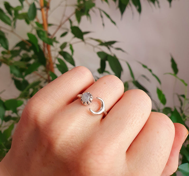 Moon Silver Ring / Moonstone / Zodiac / Purple / Boho / Ethnic / Rustic / Tribal / Gypsy / Festival / Healing / Festival