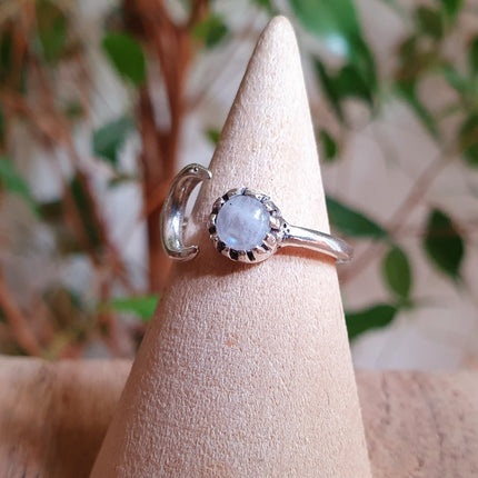 Moon Silver Ring / Moonstone / Zodiac / Purple / Boho / Ethnic / Rustic / Tribal / Gypsy / Festival / Healing / Festival