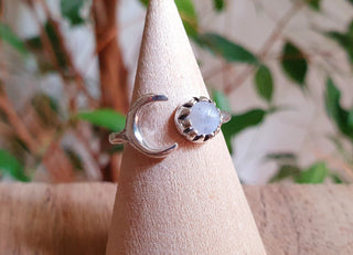 Moon Silver Ring / Moonstone / Zodiac / Purple / Boho / Ethnic / Rustic / Tribal / Gypsy / Festival / Healing / Festival