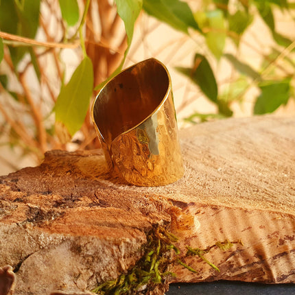 Hammered Boho Brass Ring / Bohemian / Ethnic / Psy / Rustic / Tribal / Gypsy / Festival / Healing / Festival