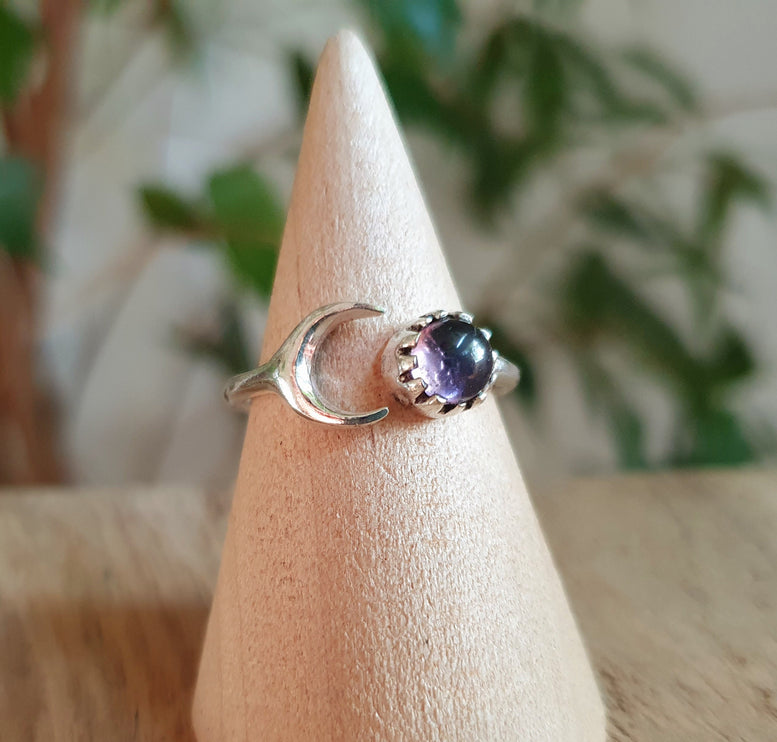 Moon Silver Ring / Amethyst / Zodiac / Purple / Boho / Ethnic / Rustic / Tribal / Gypsy / Festival / Healing / Festival