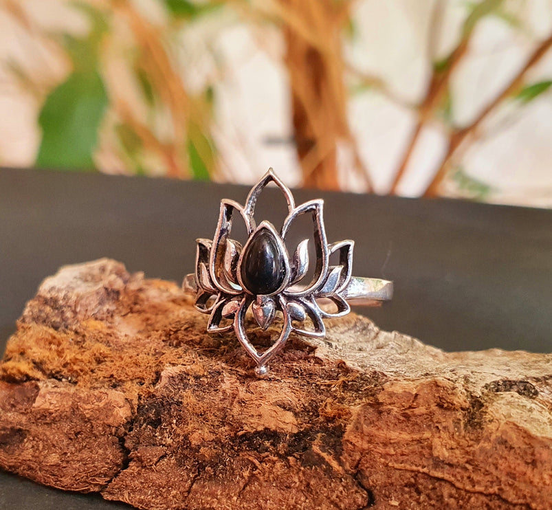 Silver Lotus Flower Ring / Black Onyx / Boho / Ethnic / Rustic / Tribal / Gypsy / Festival / Indian / Healing / Festival