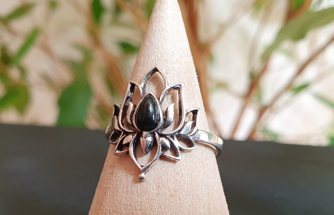 Silver Lotus Flower Ring / Black Onyx / Boho / Ethnic / Rustic / Tribal / Gypsy / Festival / Indian / Healing / Festival