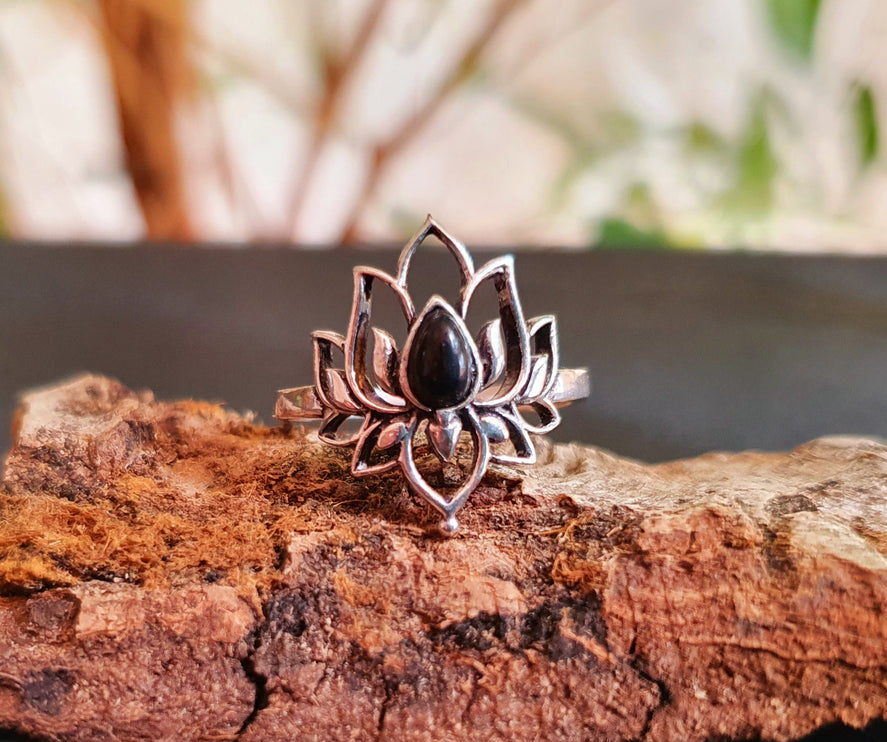 Silver Lotus Flower Ring / Black Onyx / Boho / Ethnic / Rustic / Tribal / Gypsy / Festival / Indian / Healing / Festival