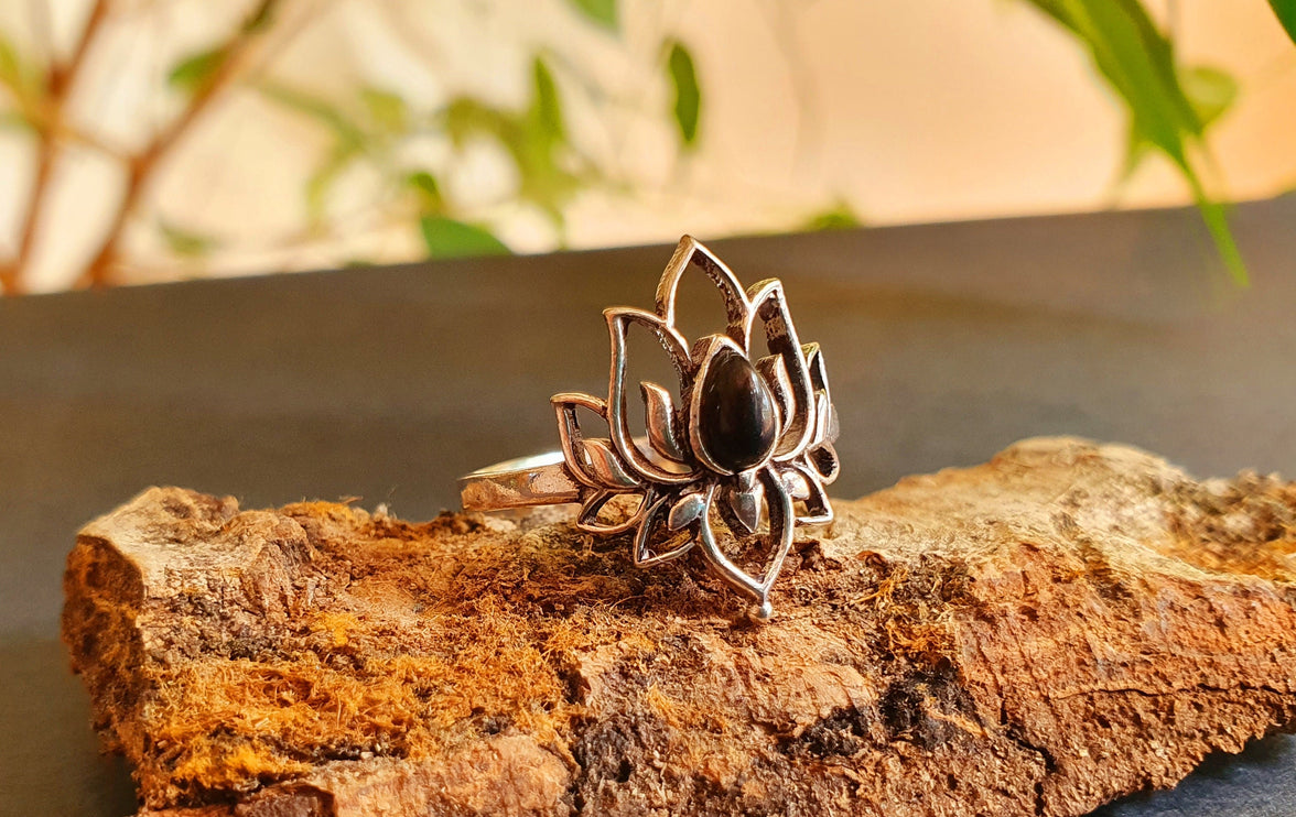 Silver Lotus Flower Ring / Black Onyx / Boho / Ethnic / Rustic / Tribal / Gypsy / Festival / Indian / Healing / Festival