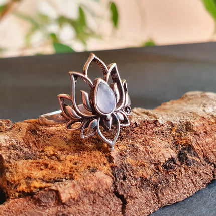 Silver Lotus Flower Ring / Moonstone / Boho / Ethnic / Rustic / Tribal / Gypsy / Festival / Indian / Healing / Festival