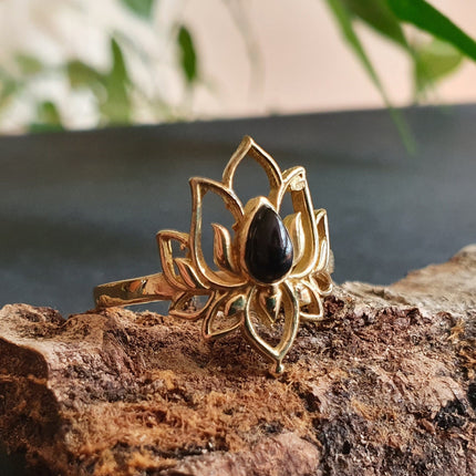 Golden Lotus Flower Ring / Black Onyx / Brass / Boho / Ethnic / Rustic / Tribal / Gypsy / Festival / Indian / Healing / Festival