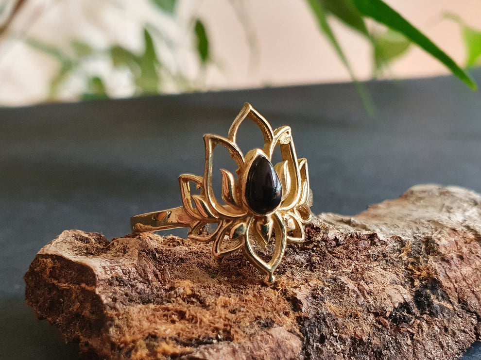 Golden Lotus Flower Ring / Black Onyx / Brass / Boho / Ethnic / Rustic / Tribal / Gypsy / Festival / Indian / Healing / Festival