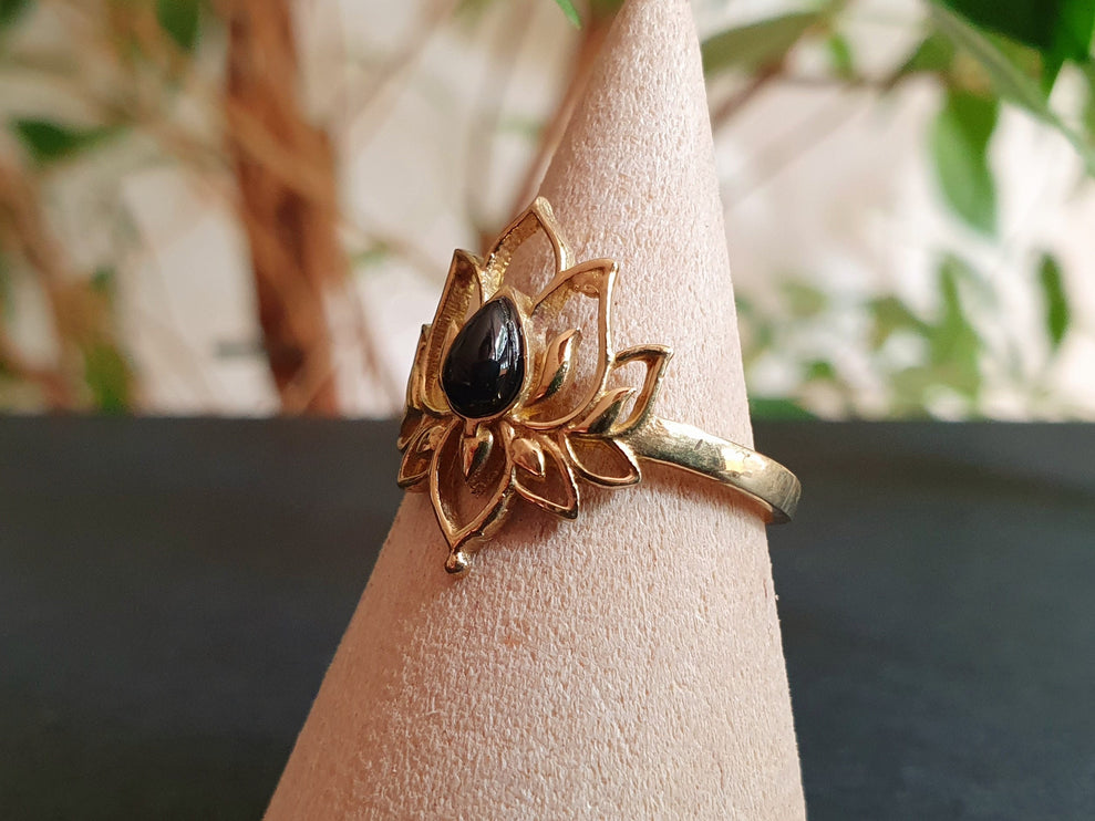 Golden Lotus Flower Ring / Black Onyx / Brass / Boho / Ethnic / Rustic / Tribal / Gypsy / Festival / Indian / Healing / Festival