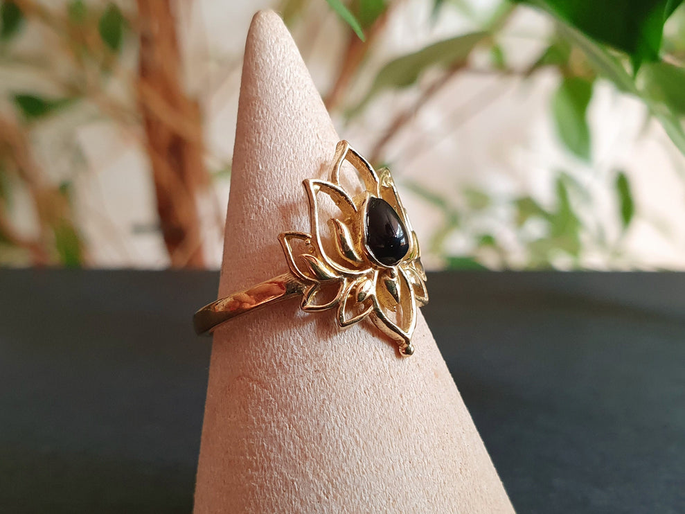 Golden Lotus Flower Ring / Black Onyx / Brass / Boho / Ethnic / Rustic / Tribal / Gypsy / Festival / Indian / Healing / Festival