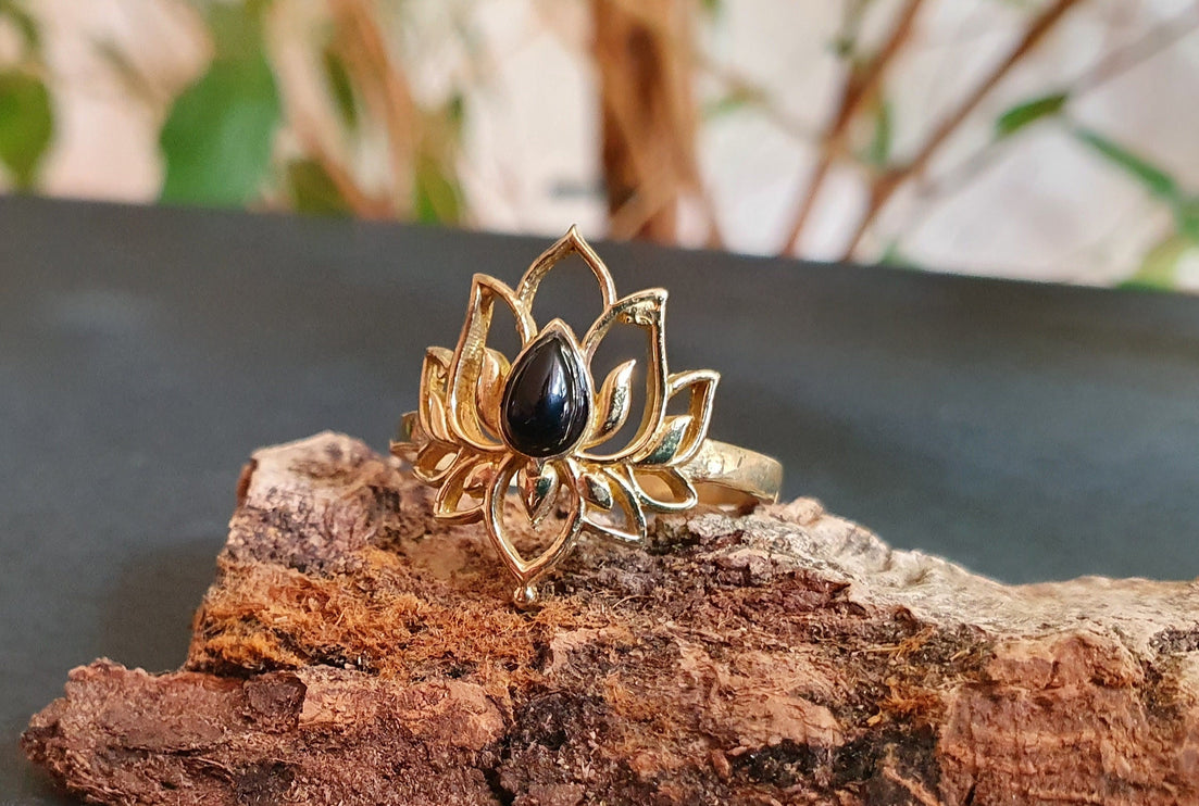 Golden Lotus Flower Ring / Black Onyx / Brass / Boho / Ethnic / Rustic / Tribal / Gypsy / Festival / Indian / Healing / Festival