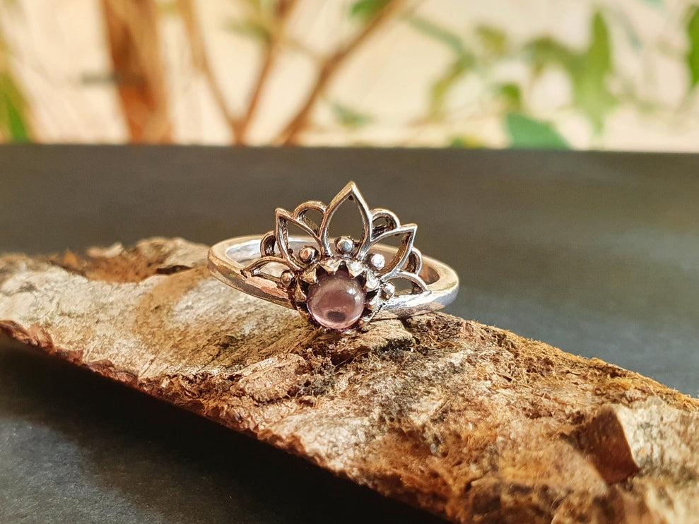 Amethyst Silver Ring Lotus Flower / Boho / Ethnic / Rustic / Tribal / Gypsy / Festival / Indian / Healing / Festival